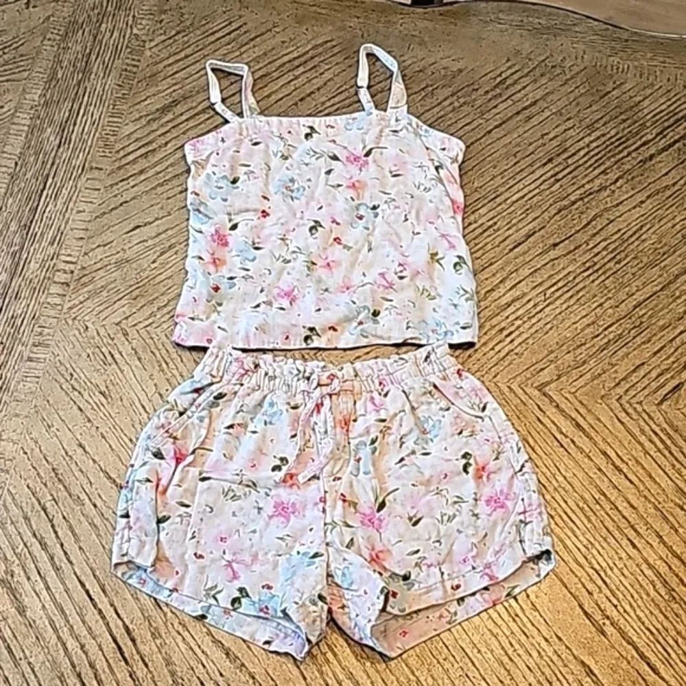 Floral top and short set size 11/12 Abercombie Kids